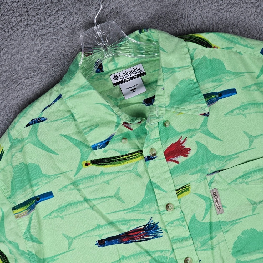 Columbia Sportswear Fishing Camp Shirt Men's XL Fishing Lures Button Down FM7098